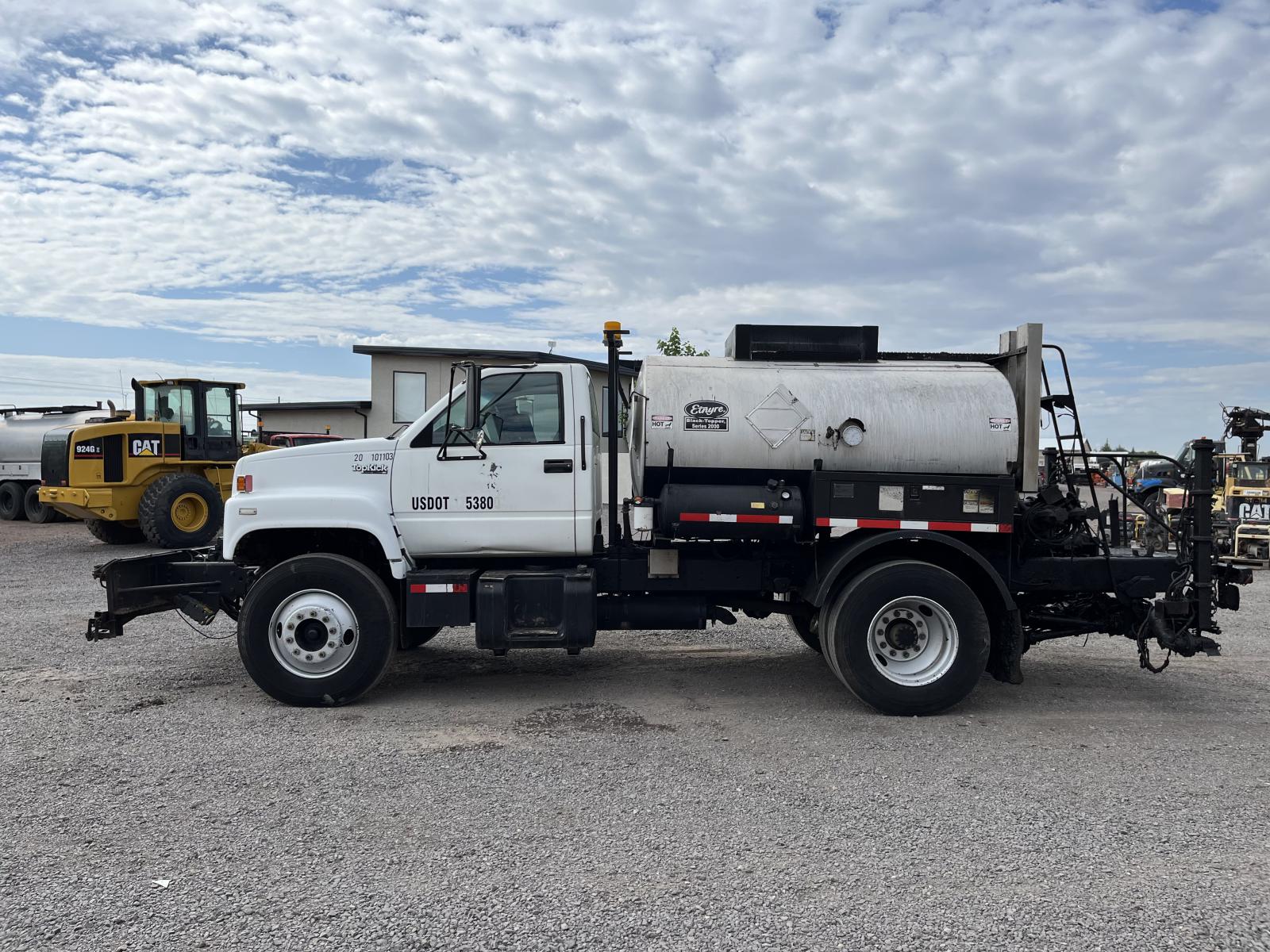 ./imagenes/INVOICE/2019/16599/CAMION PETROLIZADOR GMC TOPKICK (24).JPG